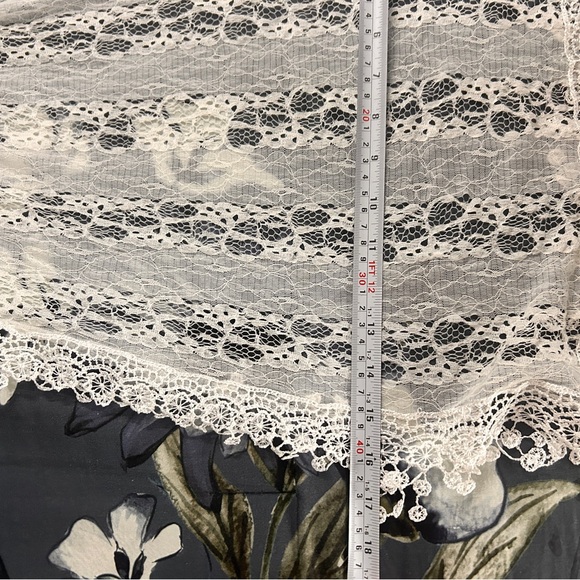 Beautiful scarf , from Burano, Italy - Picture 6 of 7